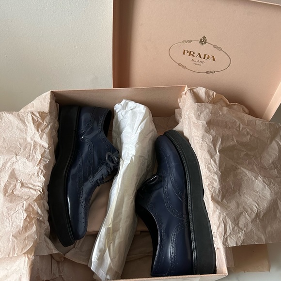 Prada Women’s Navy Brogue Oxfords 36 - Picture 6 of 8